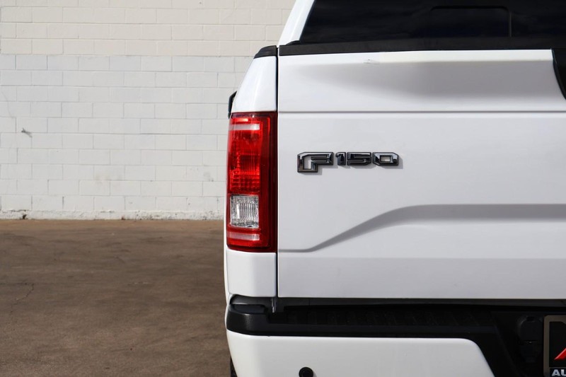 Ford F-150 Vehicle Full-screen Gallery Image 07