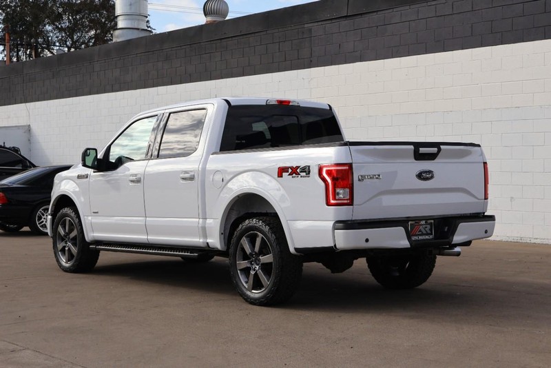 Ford F-150 Vehicle Full-screen Gallery Image 11