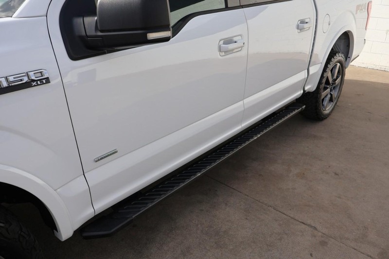 Ford F-150 Vehicle Full-screen Gallery Image 14