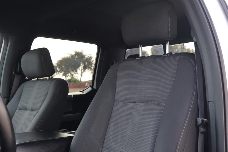 Ford F-150 Vehicle Full-screen Gallery Image 21