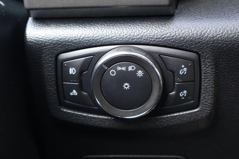 Ford F-150 Vehicle Full-screen Gallery Image 29