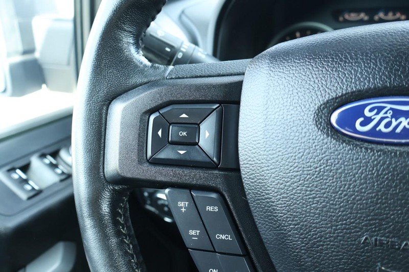 Ford F-150 Vehicle Full-screen Gallery Image 30