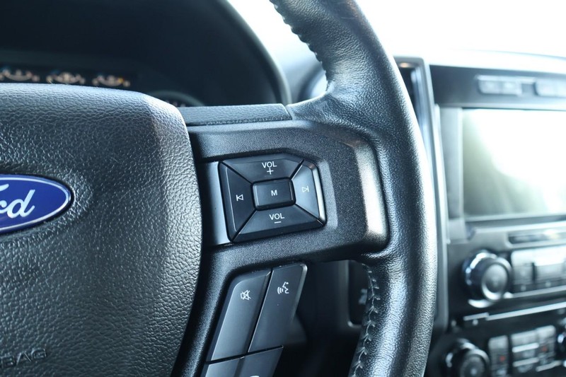 Ford F-150 Vehicle Full-screen Gallery Image 31