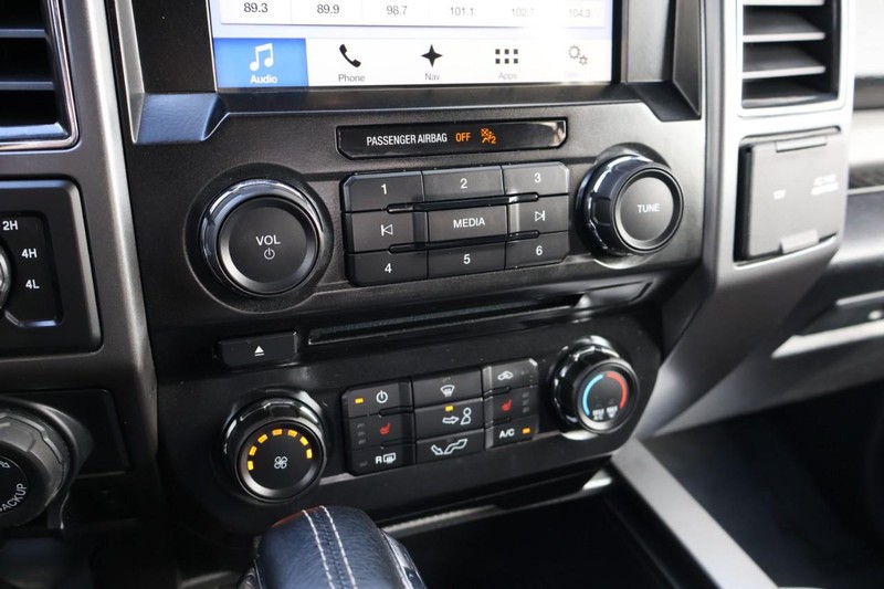 Ford F-150 Vehicle Full-screen Gallery Image 36