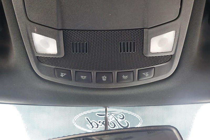 Ford F-150 Vehicle Full-screen Gallery Image 41