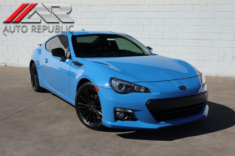 Subaru BRZ Vehicle Full-screen Gallery Image 01