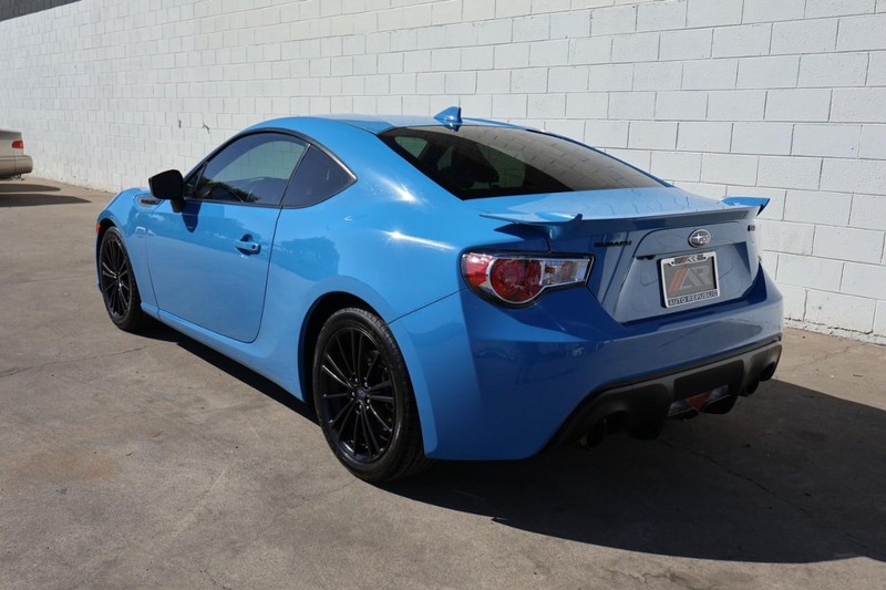 Subaru BRZ Vehicle Full-screen Gallery Image 11
