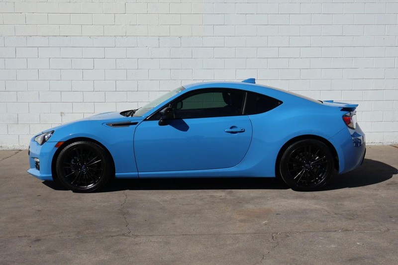 Subaru BRZ Vehicle Full-screen Gallery Image 12