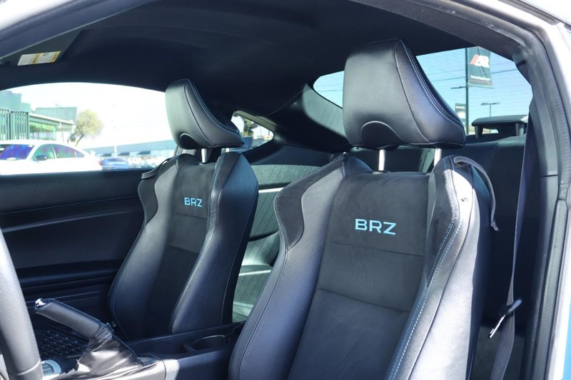 Subaru BRZ Vehicle Full-screen Gallery Image 18