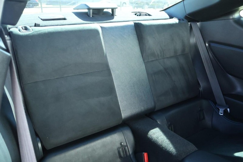 Subaru BRZ Vehicle Full-screen Gallery Image 22