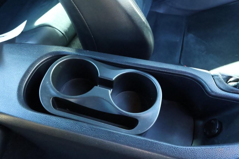 Subaru BRZ Vehicle Full-screen Gallery Image 23