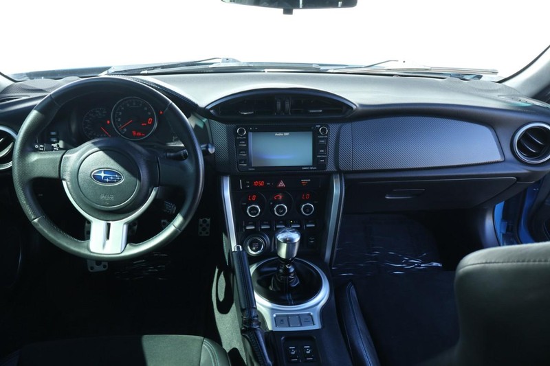 Subaru BRZ Vehicle Full-screen Gallery Image 24