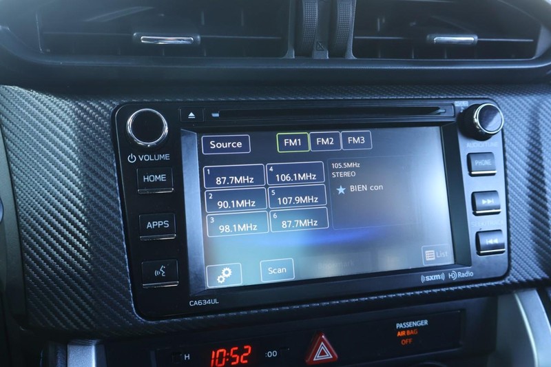 Subaru BRZ Vehicle Full-screen Gallery Image 28