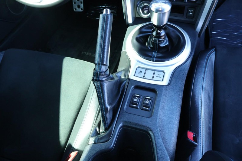 Subaru BRZ Vehicle Full-screen Gallery Image 33