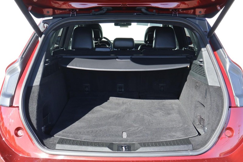 Lincoln MKC Vehicle Full-screen Gallery Image 09