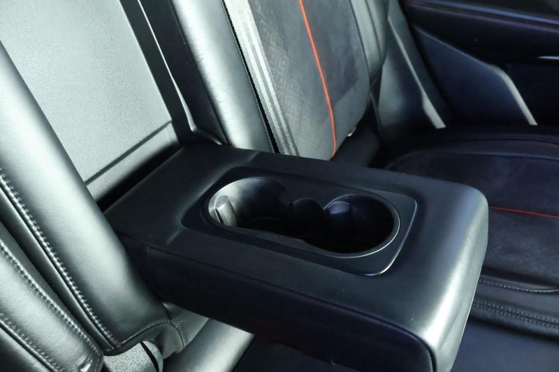 Lincoln MKC Vehicle Full-screen Gallery Image 27