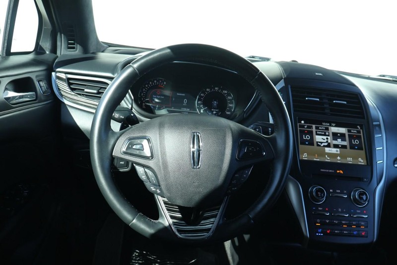 Lincoln MKC Vehicle Full-screen Gallery Image 31