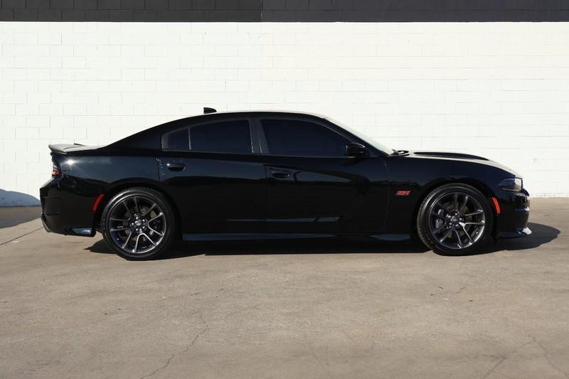Dodge Charger Vehicle Full-screen Gallery Image 04