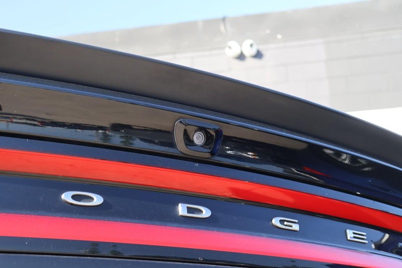 Dodge Charger Vehicle Full-screen Gallery Image 08