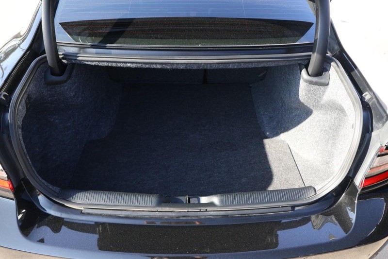 Dodge Charger Vehicle Full-screen Gallery Image 09