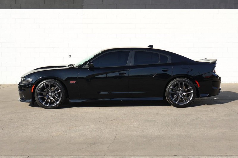 Dodge Charger Vehicle Full-screen Gallery Image 11