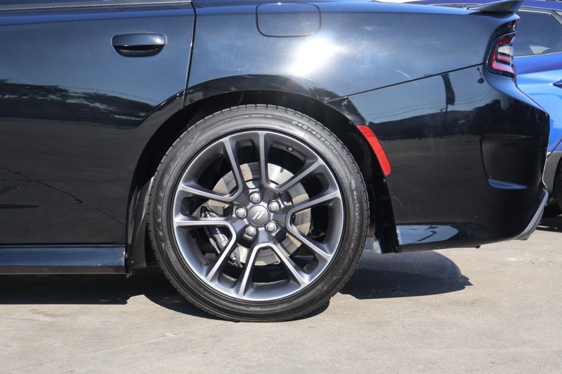 Dodge Charger Vehicle Full-screen Gallery Image 14