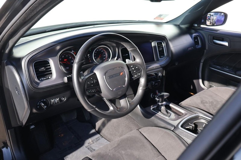 Dodge Charger Vehicle Full-screen Gallery Image 16