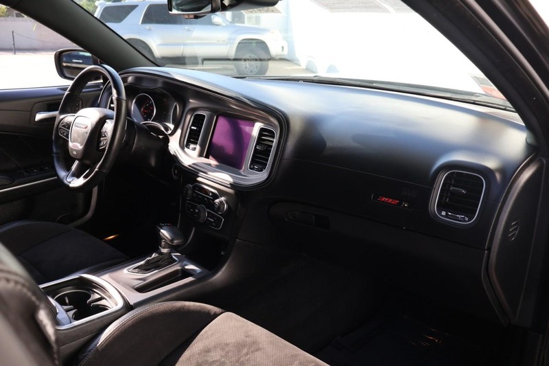 Dodge Charger Vehicle Full-screen Gallery Image 21