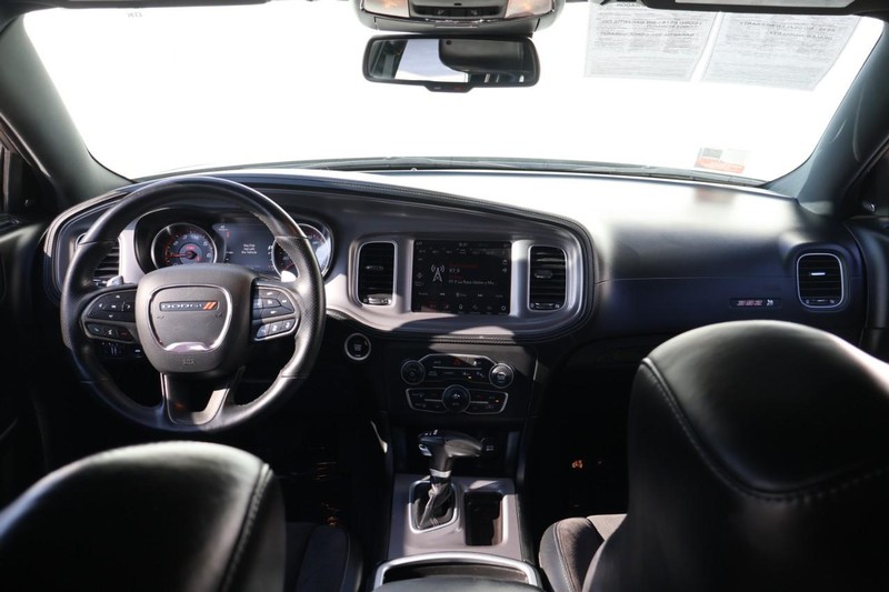 Dodge Charger Vehicle Full-screen Gallery Image 25