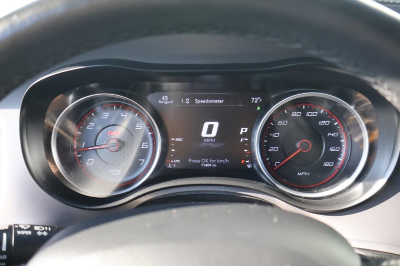 Dodge Charger Vehicle Full-screen Gallery Image 26