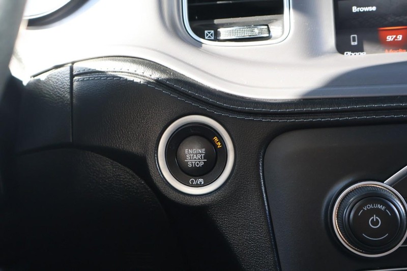 Dodge Charger Vehicle Full-screen Gallery Image 30