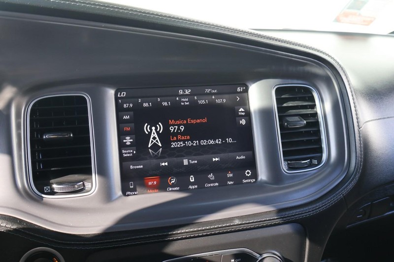 Dodge Charger Vehicle Full-screen Gallery Image 32