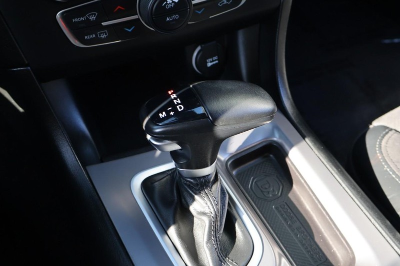 Dodge Charger Vehicle Full-screen Gallery Image 35