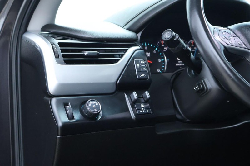 Chevrolet Tahoe Vehicle Full-screen Gallery Image 21