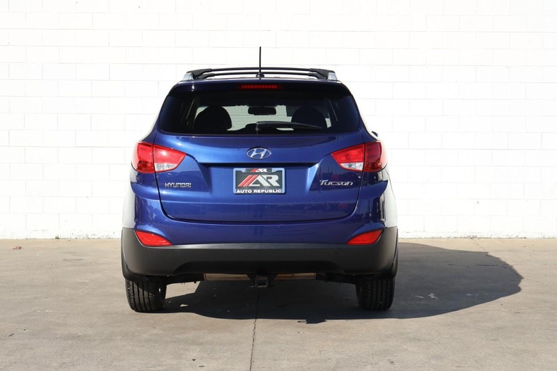 Hyundai Tucson Vehicle Full-screen Gallery Image 06