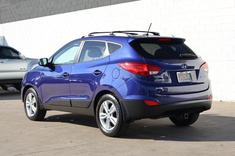 Hyundai Tucson Vehicle Full-screen Gallery Image 09