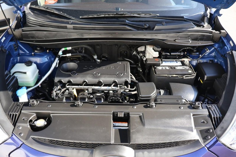 Hyundai Tucson Vehicle Full-screen Gallery Image 12