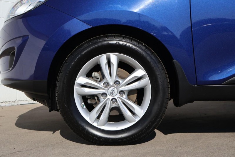 Hyundai Tucson Vehicle Full-screen Gallery Image 13