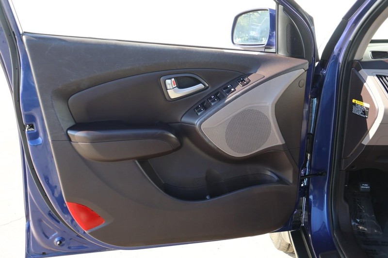 Hyundai Tucson Vehicle Full-screen Gallery Image 14