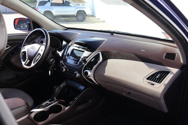 Hyundai Tucson Vehicle Full-screen Gallery Image 19