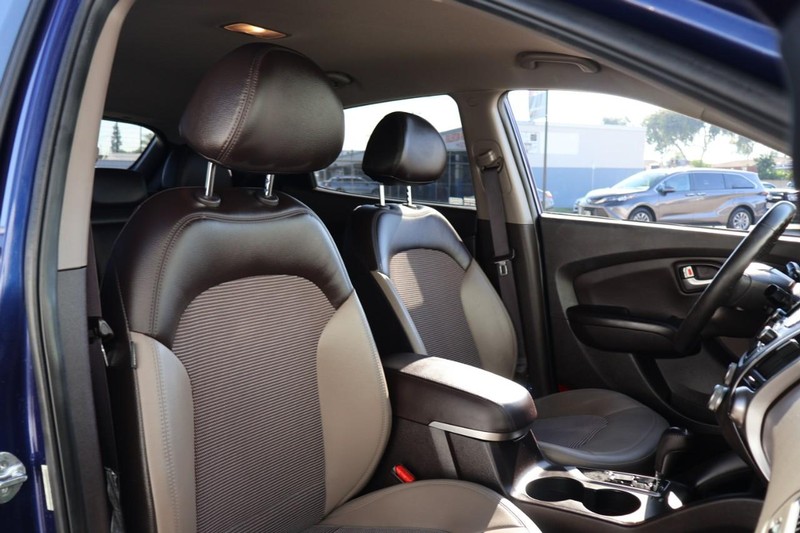 Hyundai Tucson Vehicle Full-screen Gallery Image 20