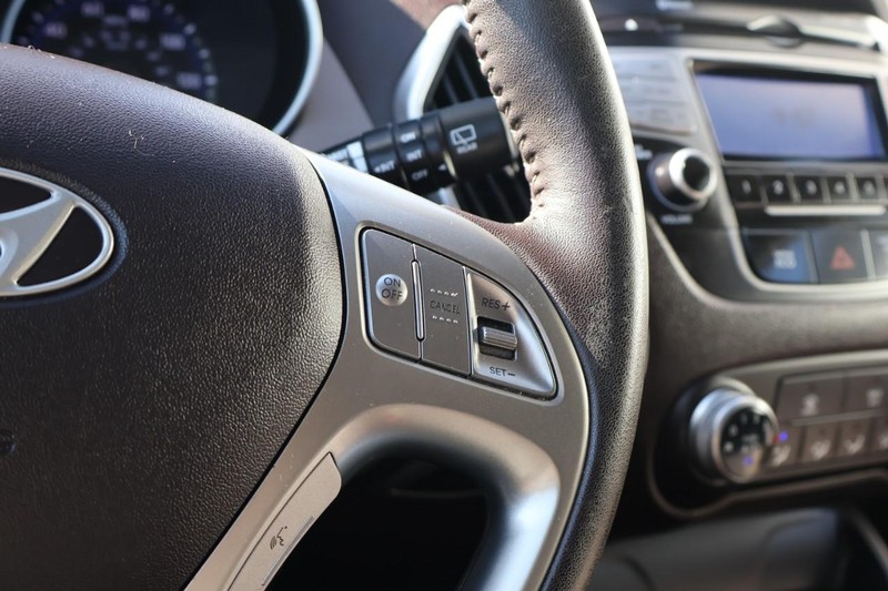 Hyundai Tucson Vehicle Full-screen Gallery Image 26