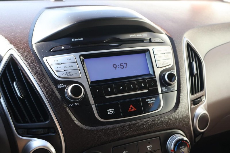 Hyundai Tucson Vehicle Full-screen Gallery Image 28