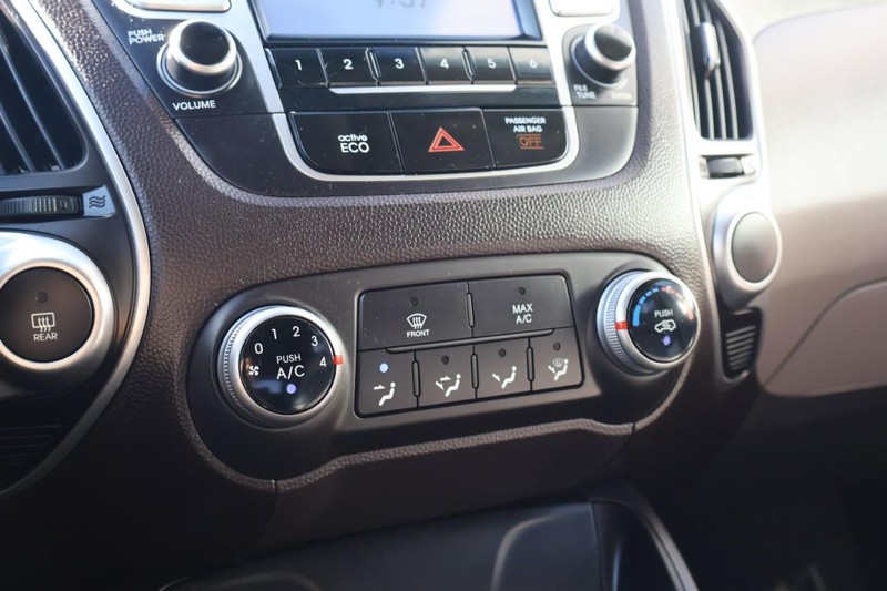 Hyundai Tucson Vehicle Full-screen Gallery Image 29