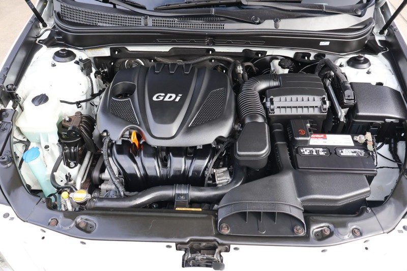 Hyundai Sonata Vehicle Full-screen Gallery Image 12