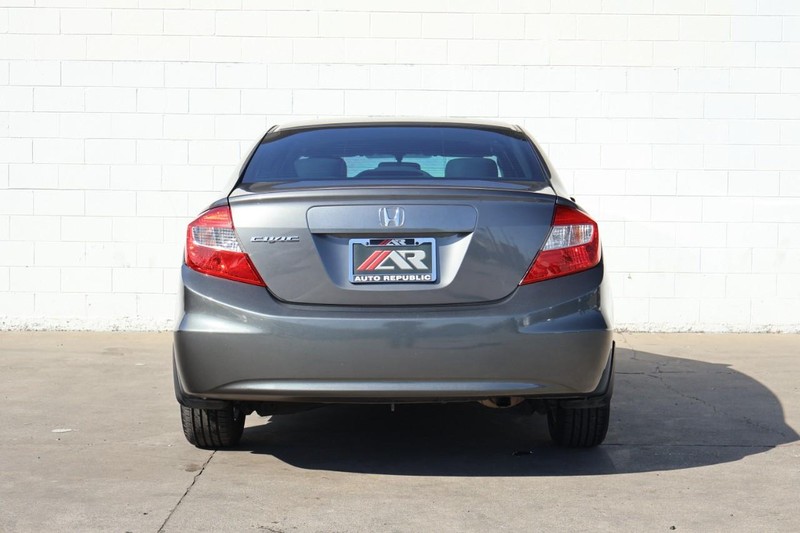 Honda Civic Sedan Vehicle Full-screen Gallery Image 06