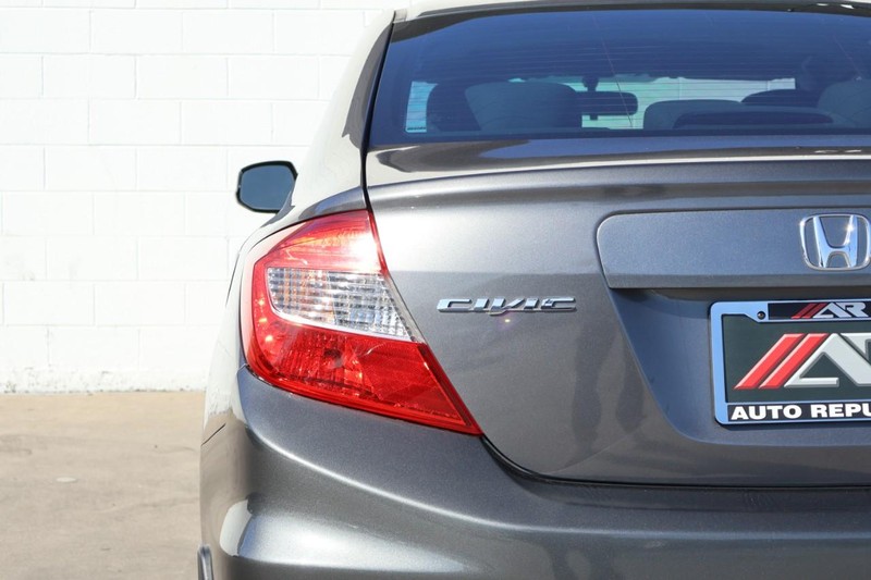 Honda Civic Sedan Vehicle Full-screen Gallery Image 07