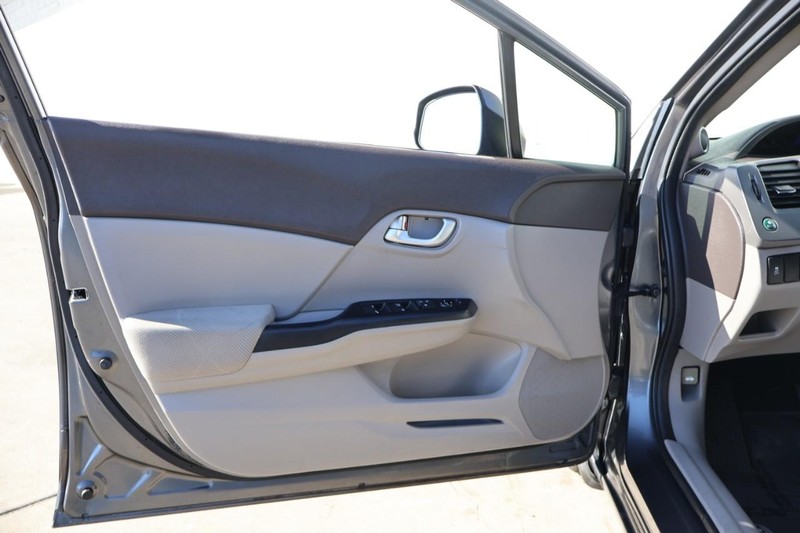 Honda Civic Sedan Vehicle Full-screen Gallery Image 13