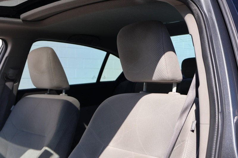 Honda Civic Sedan Vehicle Full-screen Gallery Image 16