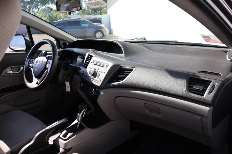 Honda Civic Sedan Vehicle Full-screen Gallery Image 18